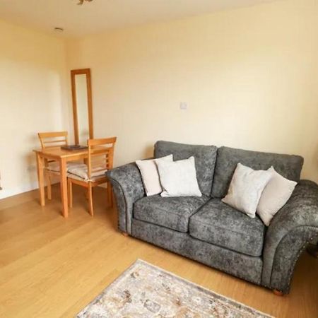 Llain Mai Apartment Llangefni Bagian luar foto
