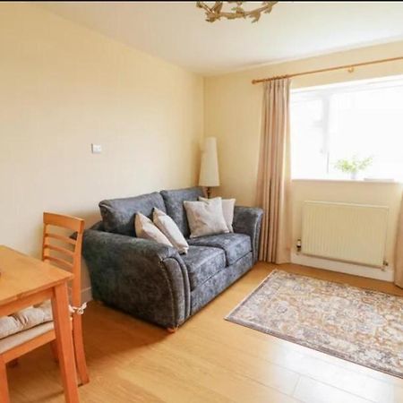 Llain Mai Apartment Llangefni Bagian luar foto