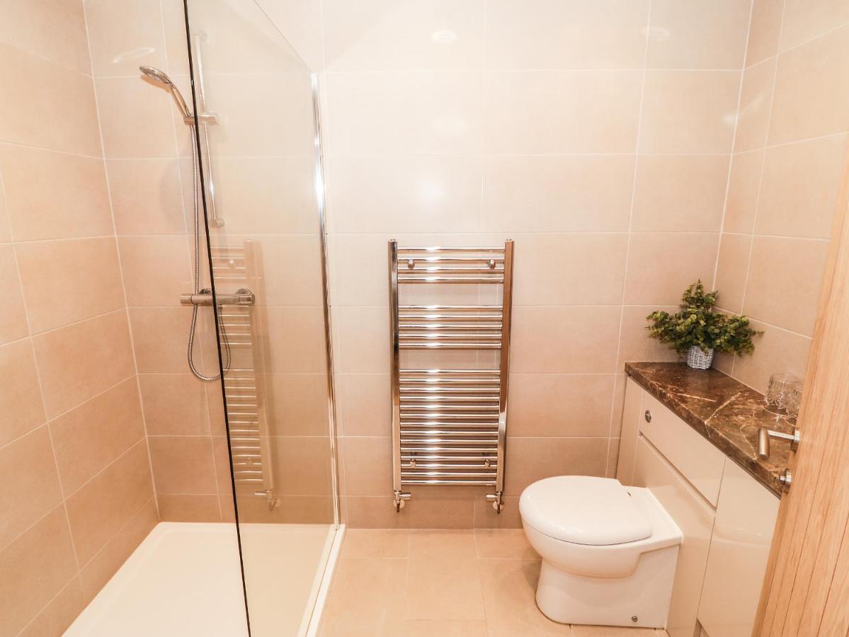 Llain Mai Apartment Llangefni Bagian luar foto