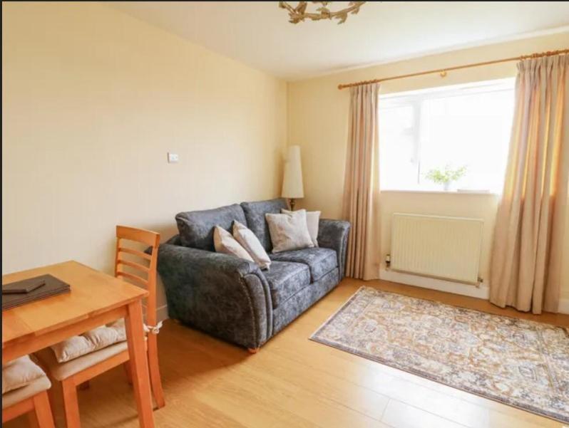 Llain Mai Apartment Llangefni Bagian luar foto